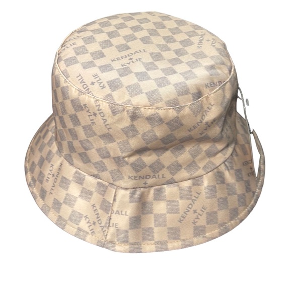 NWT KENDALL + KYLIE Adjustable Bucket Hat Light Blue & Tan Checked Monogrammed - Picture 1 of 4